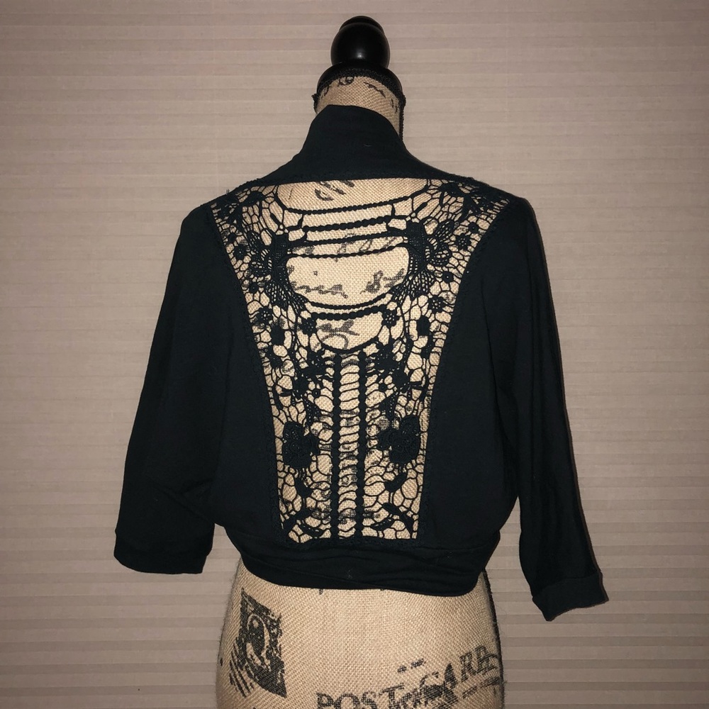 Very cute 3/4 sleeve tiny sweater